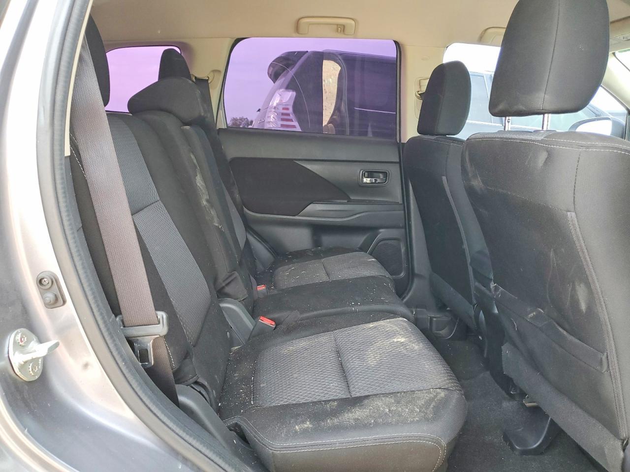 2018 Mitsubishi Outlander Se - zdjęcie 10