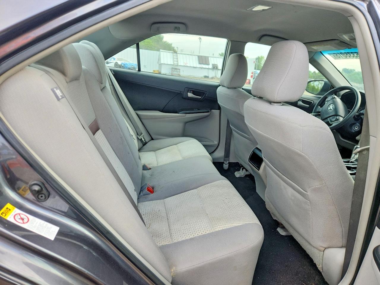 2014 Toyota Camry Le - zdjęcie 19