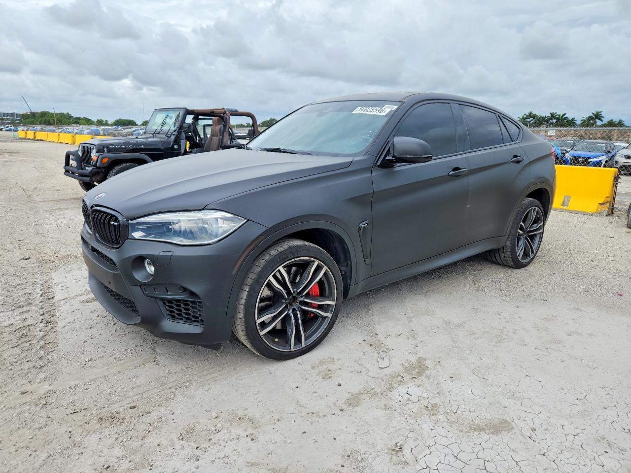 2017 BMW X6 M - zdjęcie główne