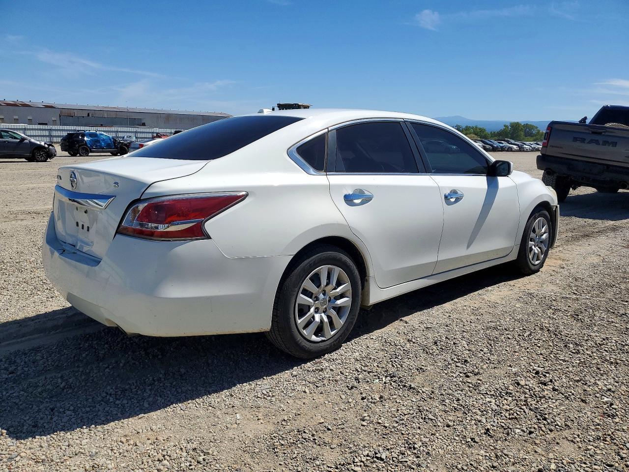 2015 Nissan Altima 2.5 S - zdjęcie 3