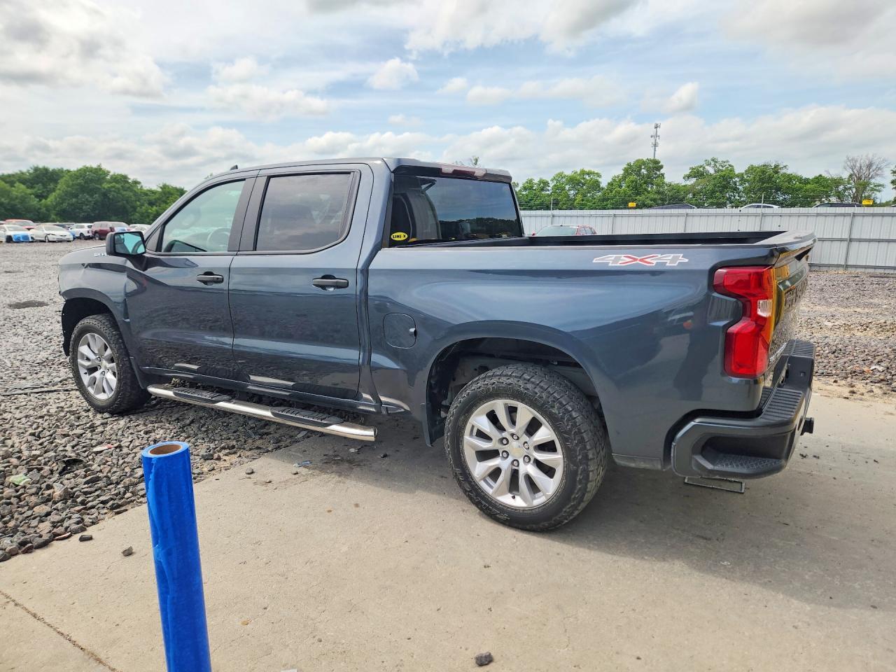 2020 Chevrolet Silverado K1500 Custom - zdjęcie 2