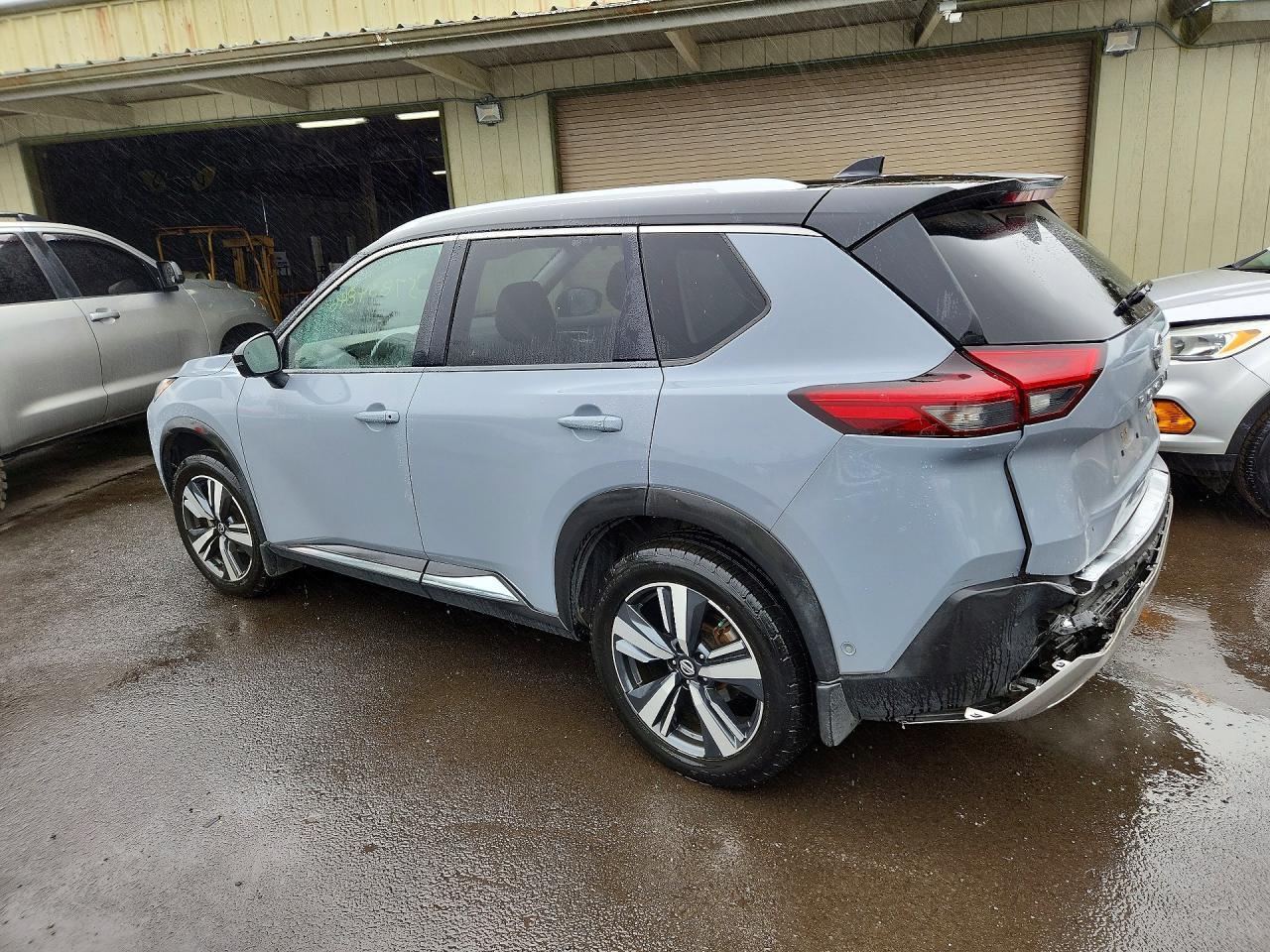 2021 Nissan Rogue Platinum - zdjęcie 2
