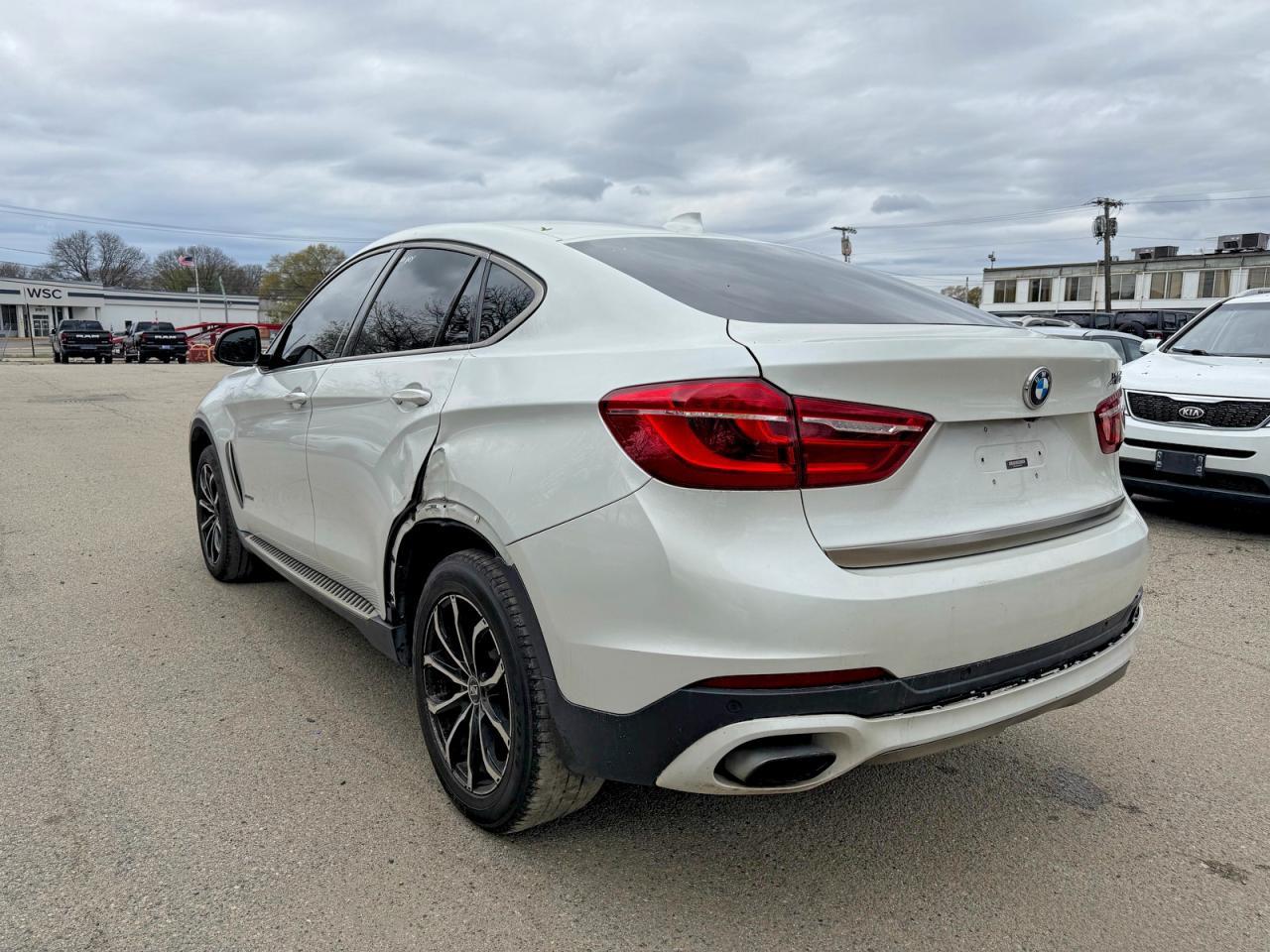 2017 BMW X6 xDrive50I - zdjęcie 3