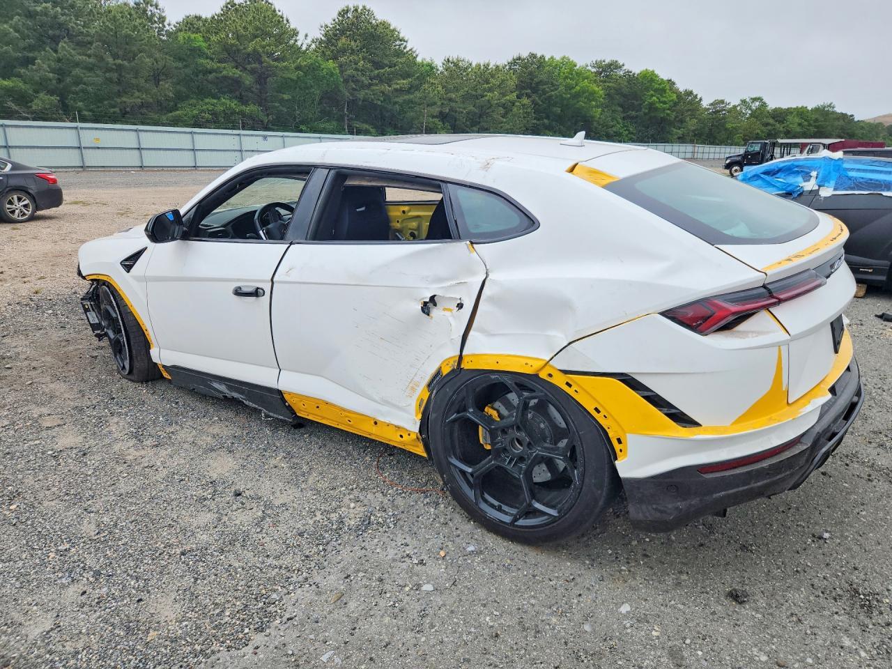 2024 Lamborghini Urus Performante - zdjęcie 2
