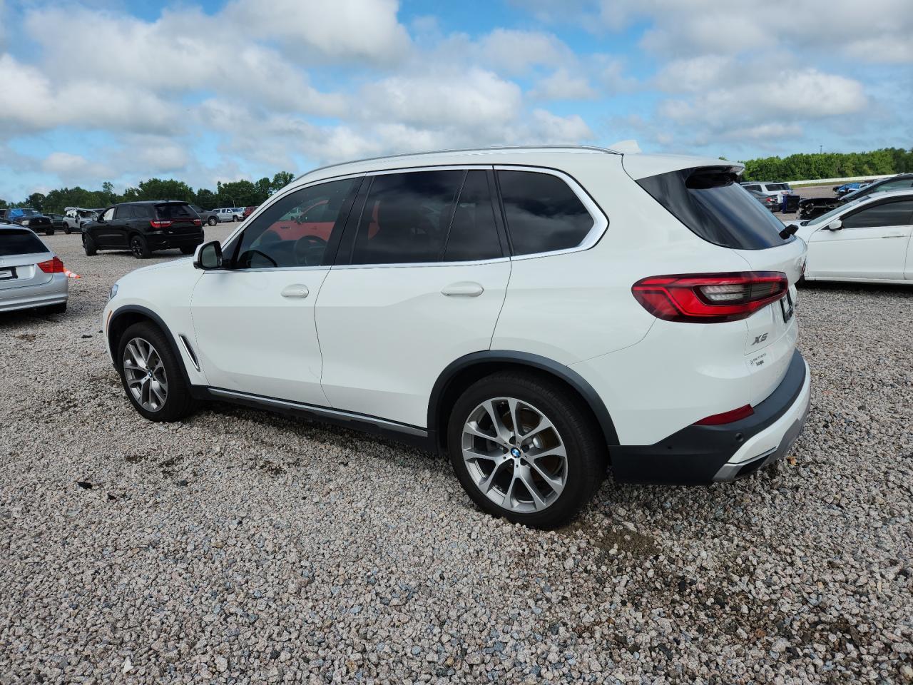 2019 BMW X5 xDrive40I - zdjęcie 2