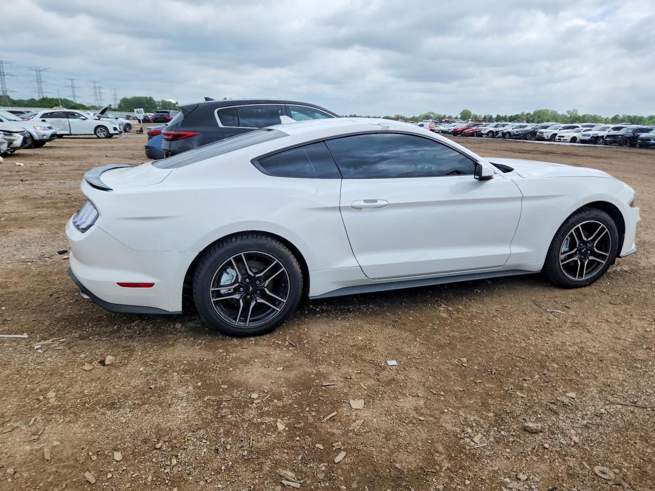 2020 Ford Mustang - zdjęcie 3