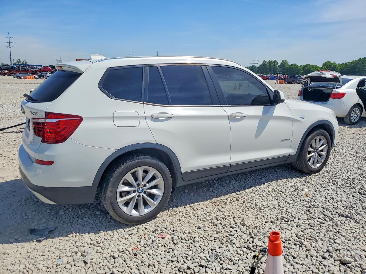 2016 BMW X3 xDrive28I - zdjęcie 3