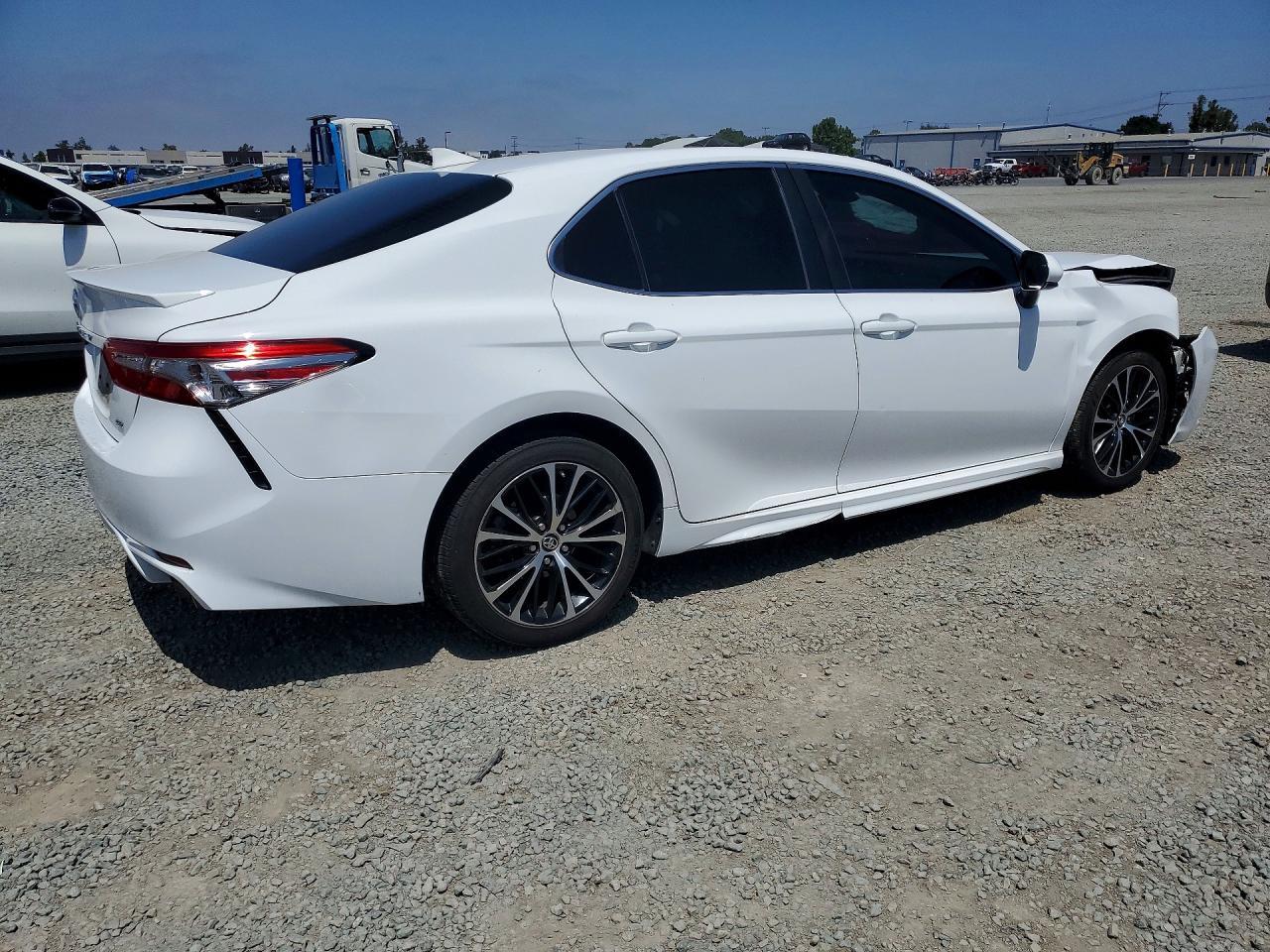 2019 Toyota Camry Se - zdjęcie 3