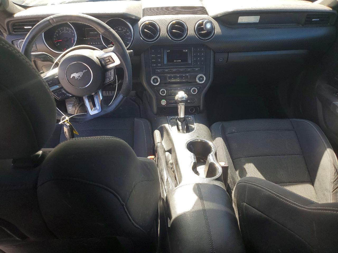 2017 Ford Mustang - zdjęcie 8