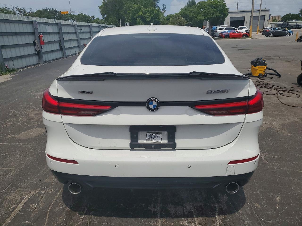 2024 BMW 228Xi - zdjęcie 6
