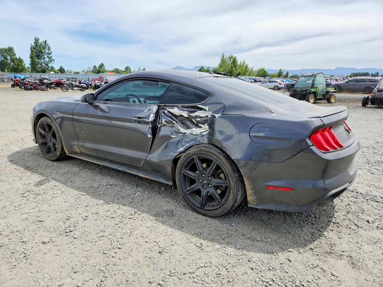 2018 Ford Mustang - zdjęcie 2