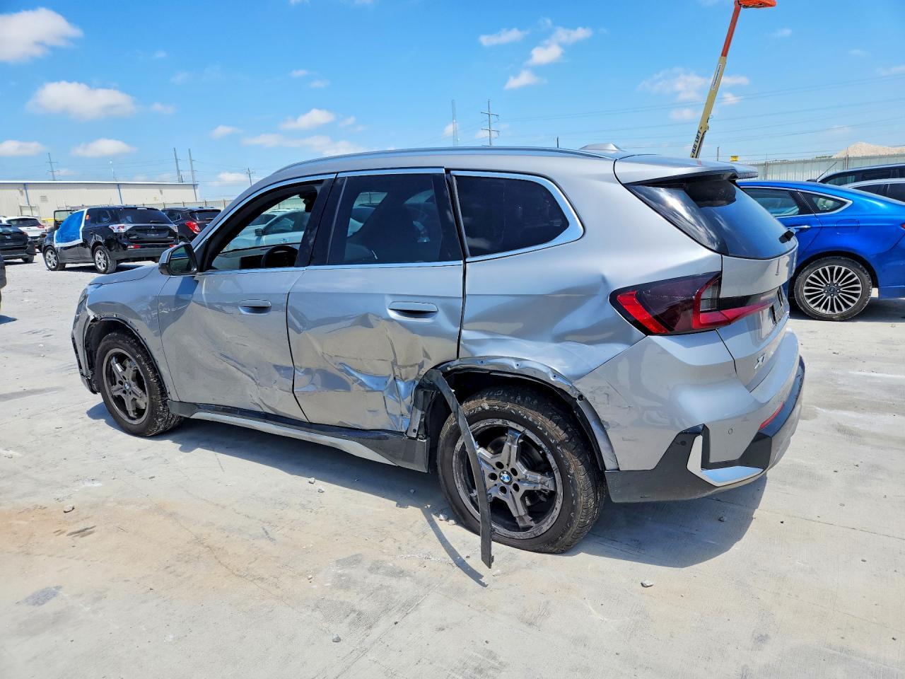 2025 BMW X1 xDrive28I - zdjęcie 2