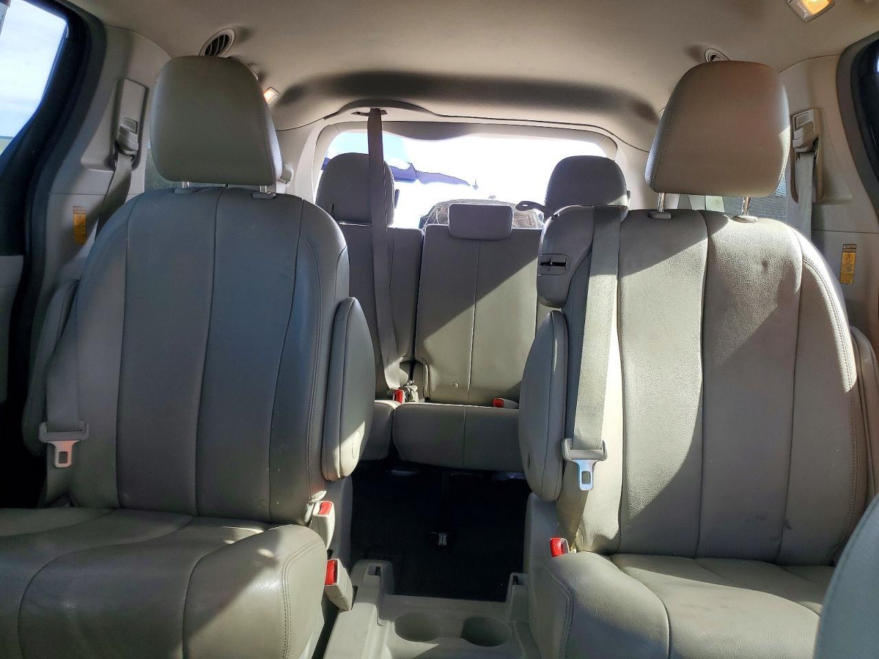 2014 Toyota Sienna Xle 8-Passenger - zdjęcie 10