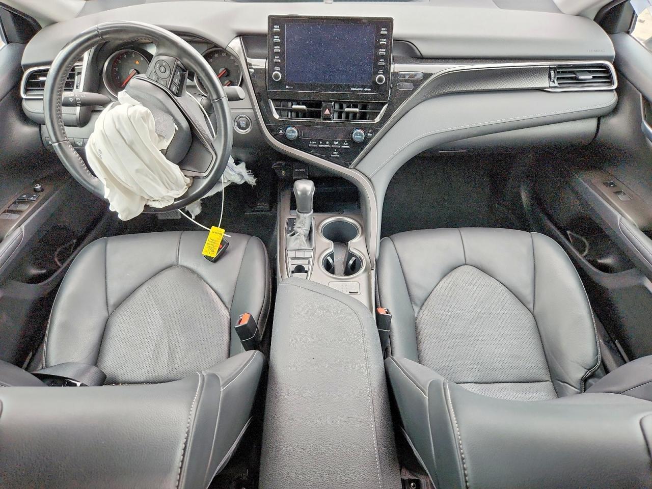 2022 Toyota Camry Xse - zdjęcie 8