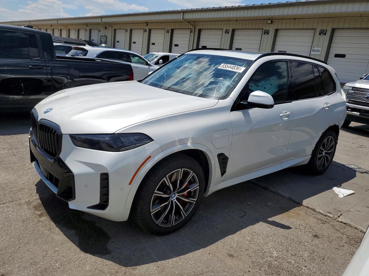 2025 BMW X5 xDrive50E - zdjęcie główne
