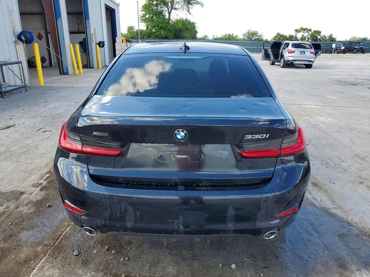 2021 BMW 330Xi - zdjęcie 6