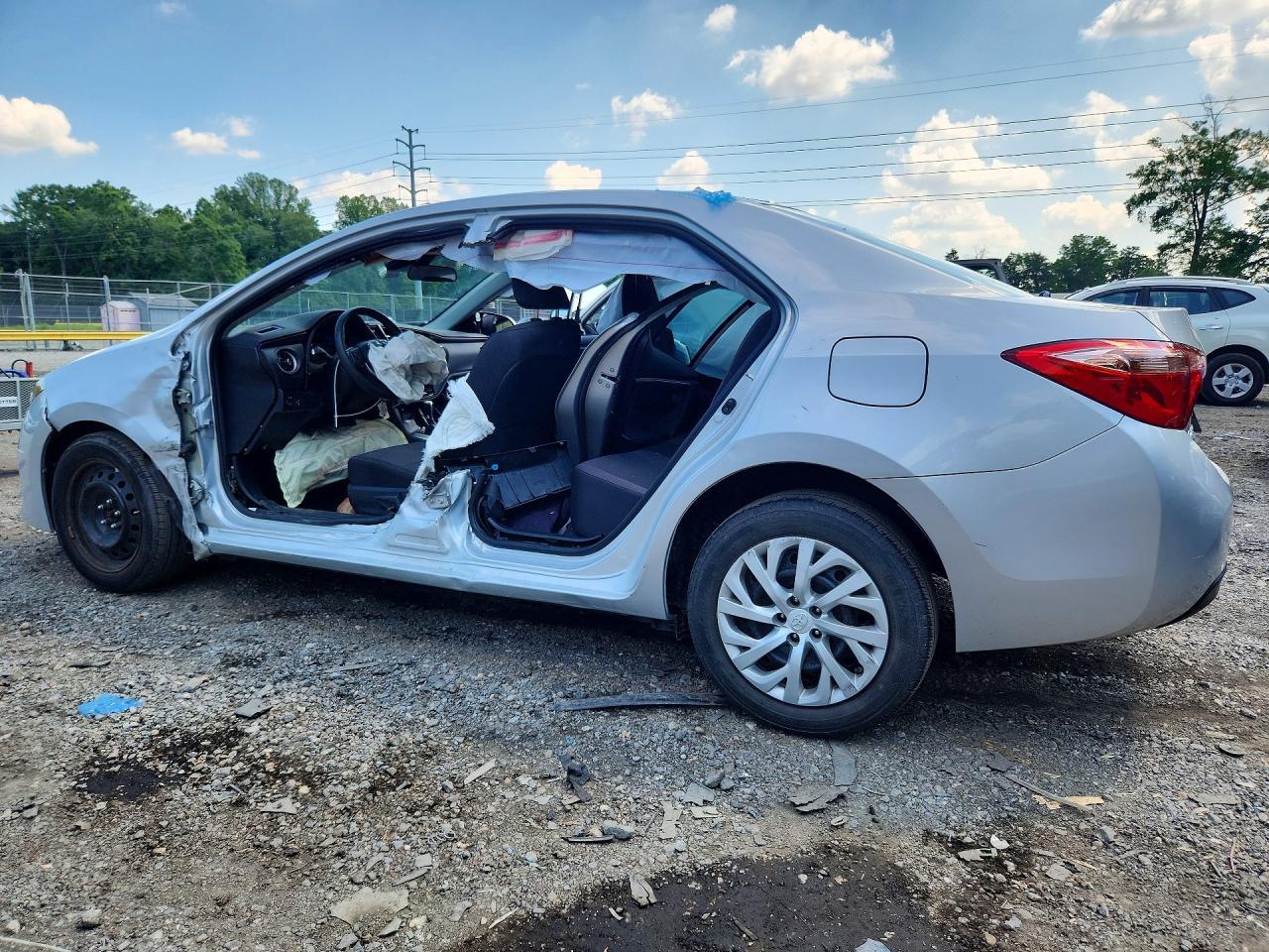 2017 Toyota Corolla Le - zdjęcie 2