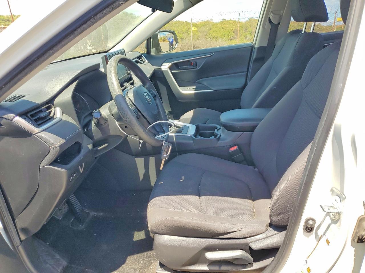 2019 Toyota Rav4 Le - zdjęcie 7