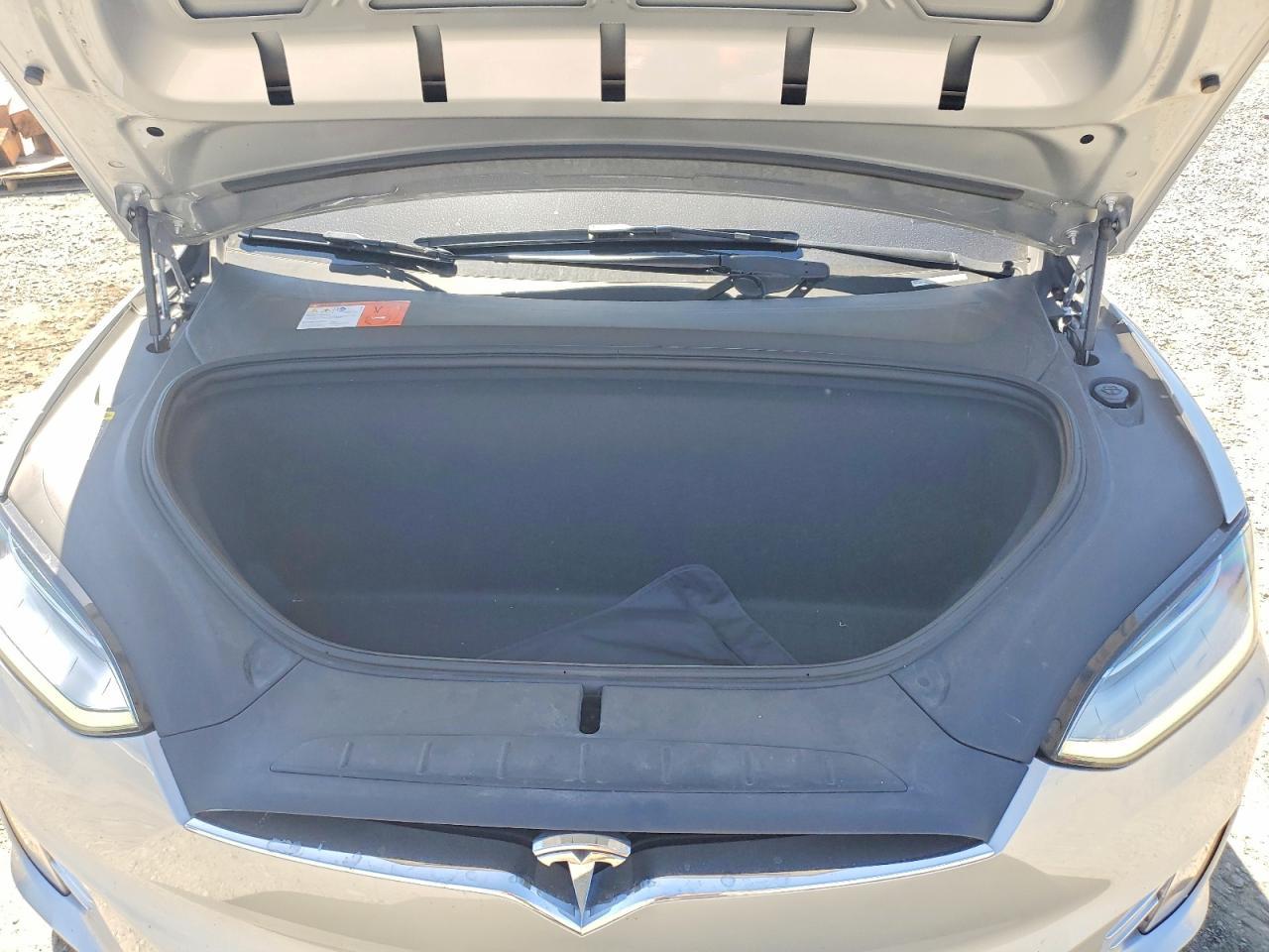 2017 Tesla Model X - zdjęcie 12