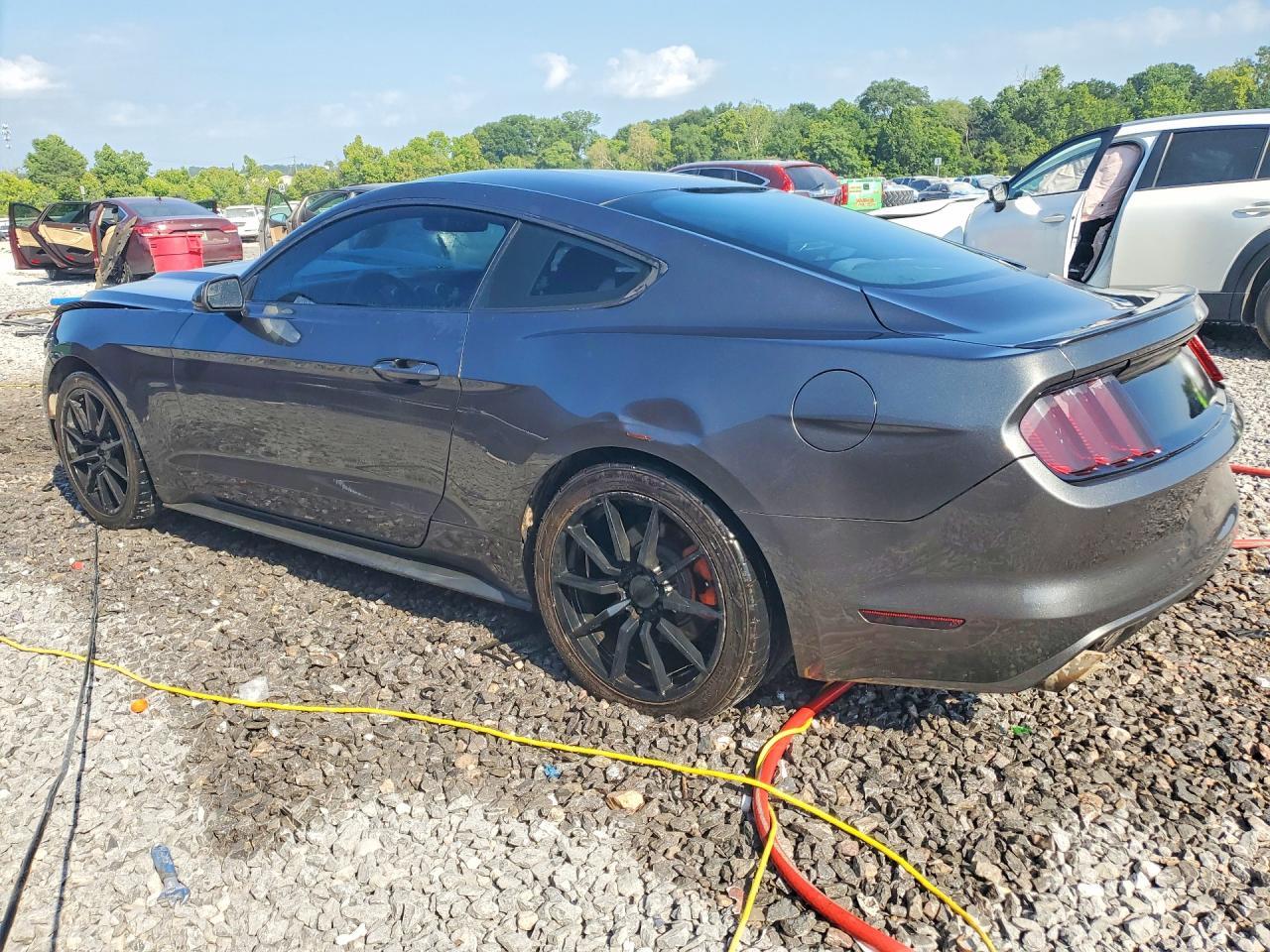 2016 Ford Mustang - zdjęcie 2
