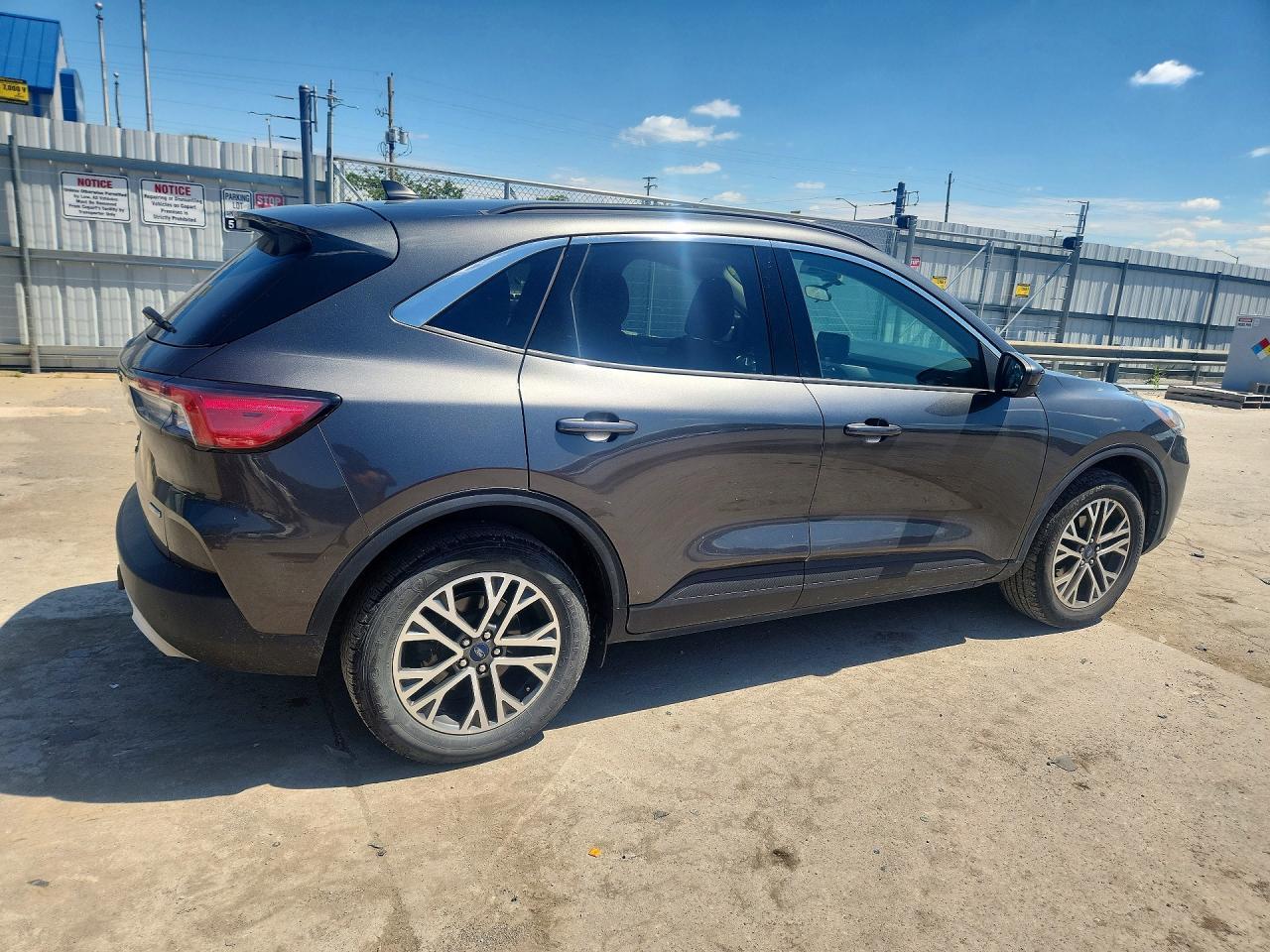 2020 Ford Escape Sel - zdjęcie 3