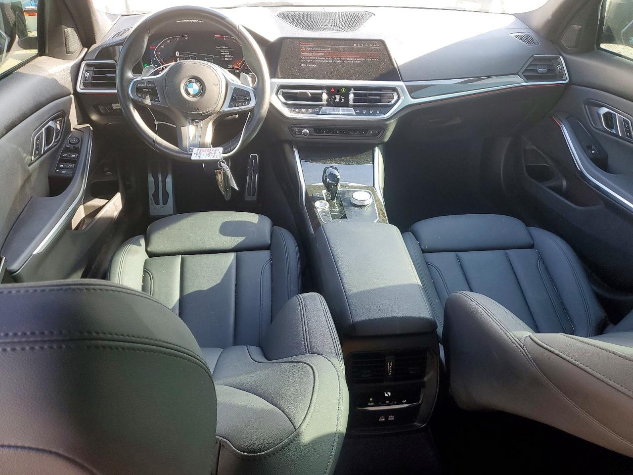 2021 BMW 330I - zdjęcie 8