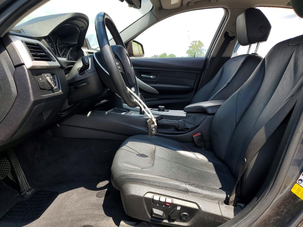2013 BMW 320 I - zdjęcie 7
