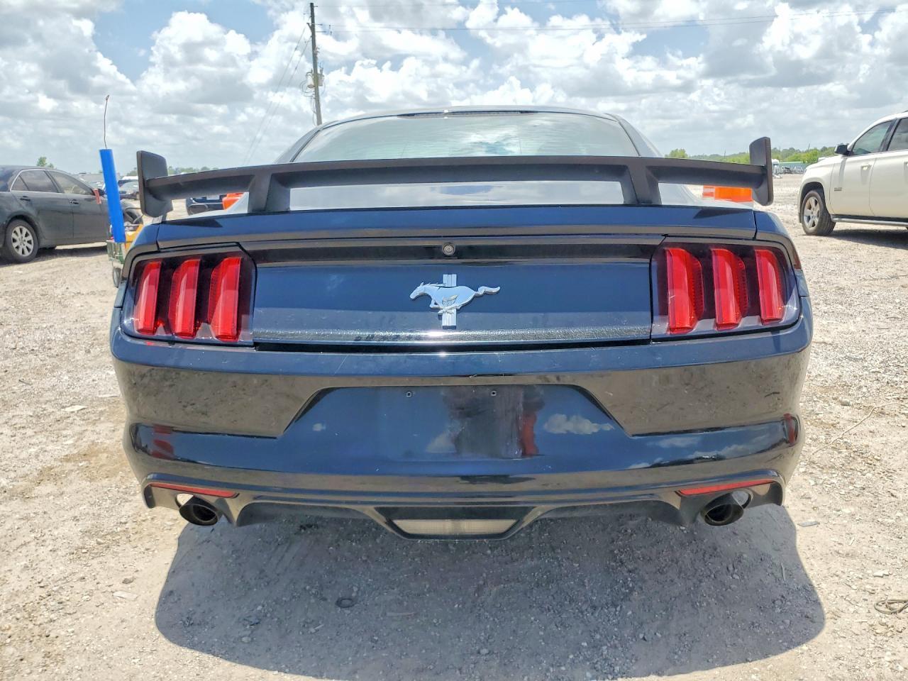 2016 Ford Mustang - zdjęcie 6