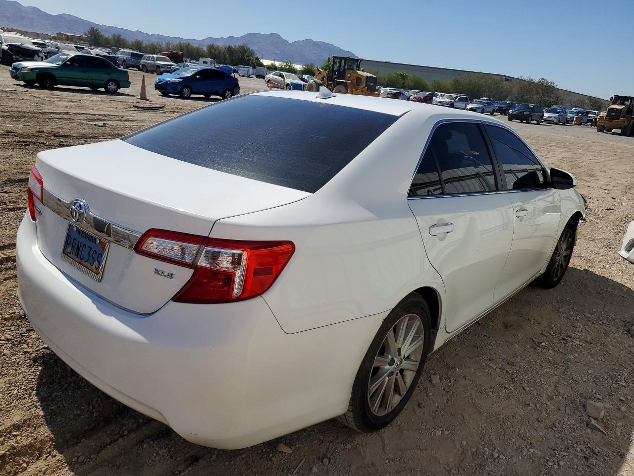 2014 Toyota Camry Xle V6 - zdjęcie 3