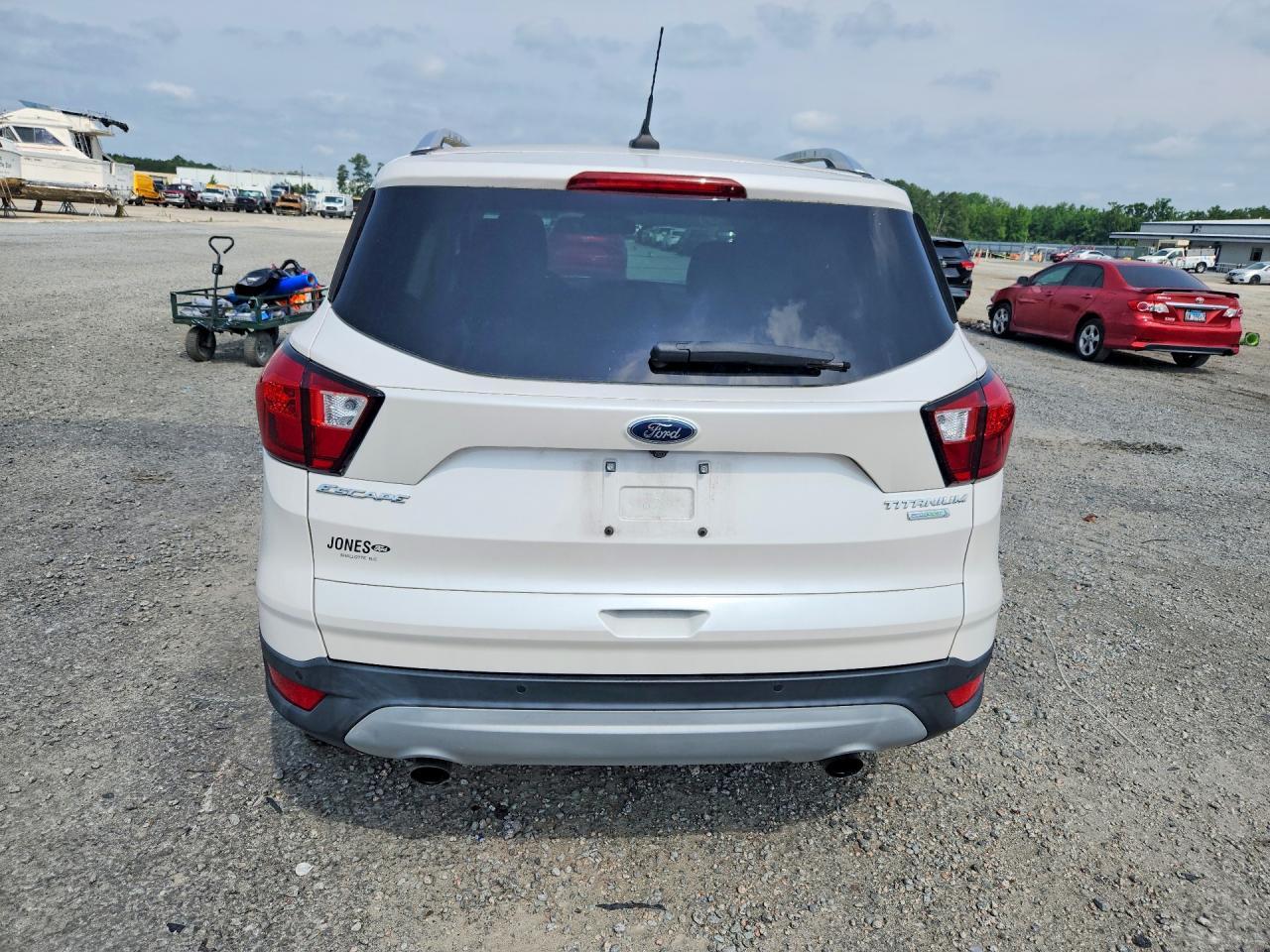2019 Ford Escape 4D - zdjęcie 6