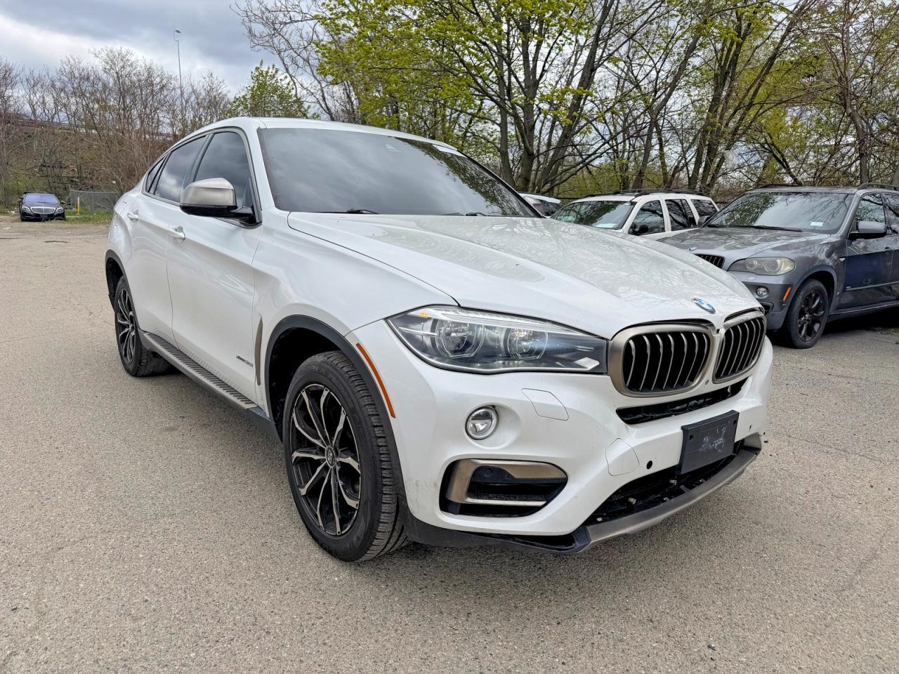 2017 BMW X6 xDrive50I - zdjęcie główne