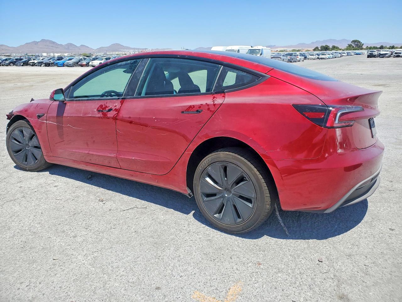 2026 Tesla Model 3 - zdjęcie 2
