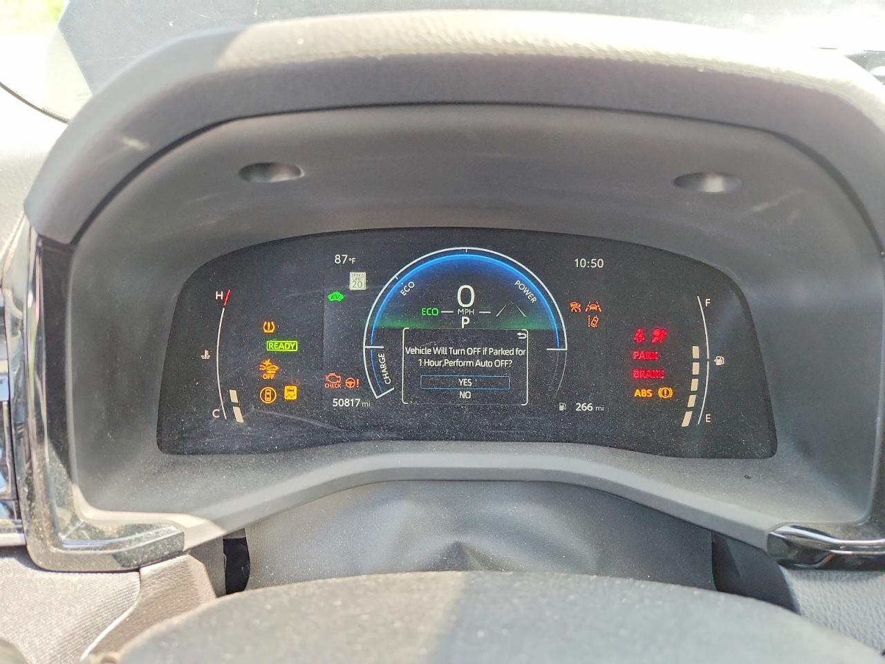 2025 Toyota Camry Le - zdjęcie 9