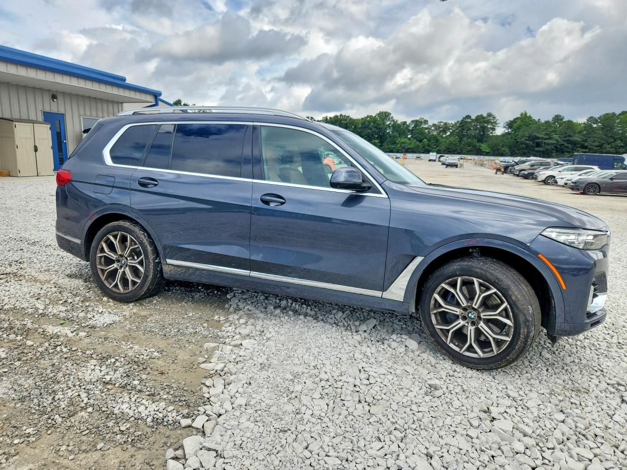 2022 BMW X7 xDrive40I - zdjęcie 4