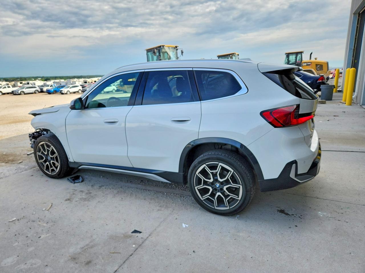 2024 BMW X1 xDrive28I - zdjęcie 2