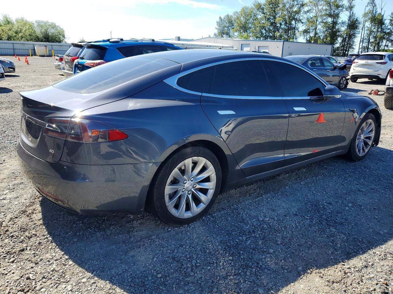 2017 Tesla Model S - zdjęcie 3