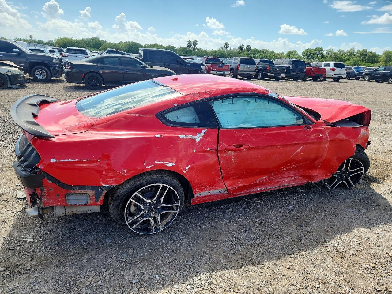 2020 Ford Mustang - zdjęcie 3