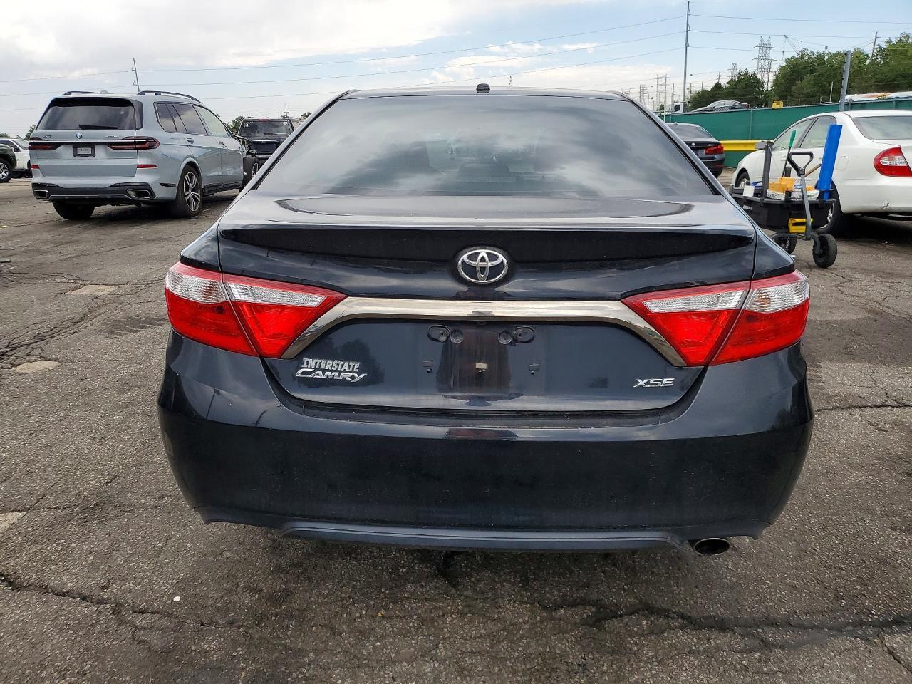 2016 Toyota Camry Xse - zdjęcie 6