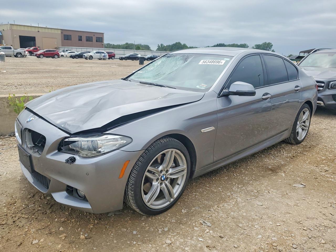 2014 BMW Seria 5 550i - zdjęcie główne