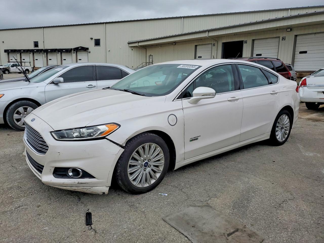 2016 Ford Fusion Se Phev - zdjęcie główne
