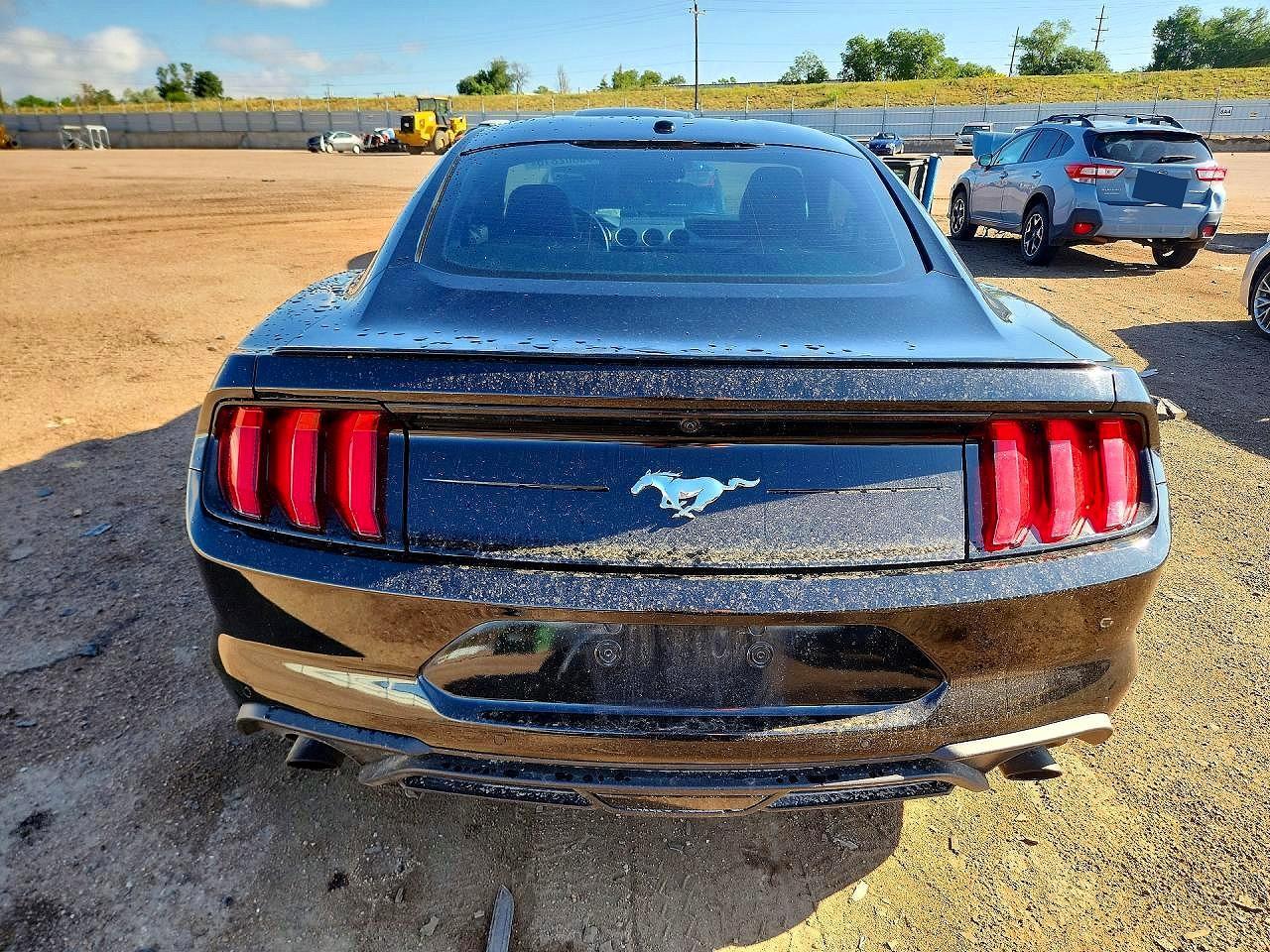 2020 Ford Mustang - zdjęcie 6