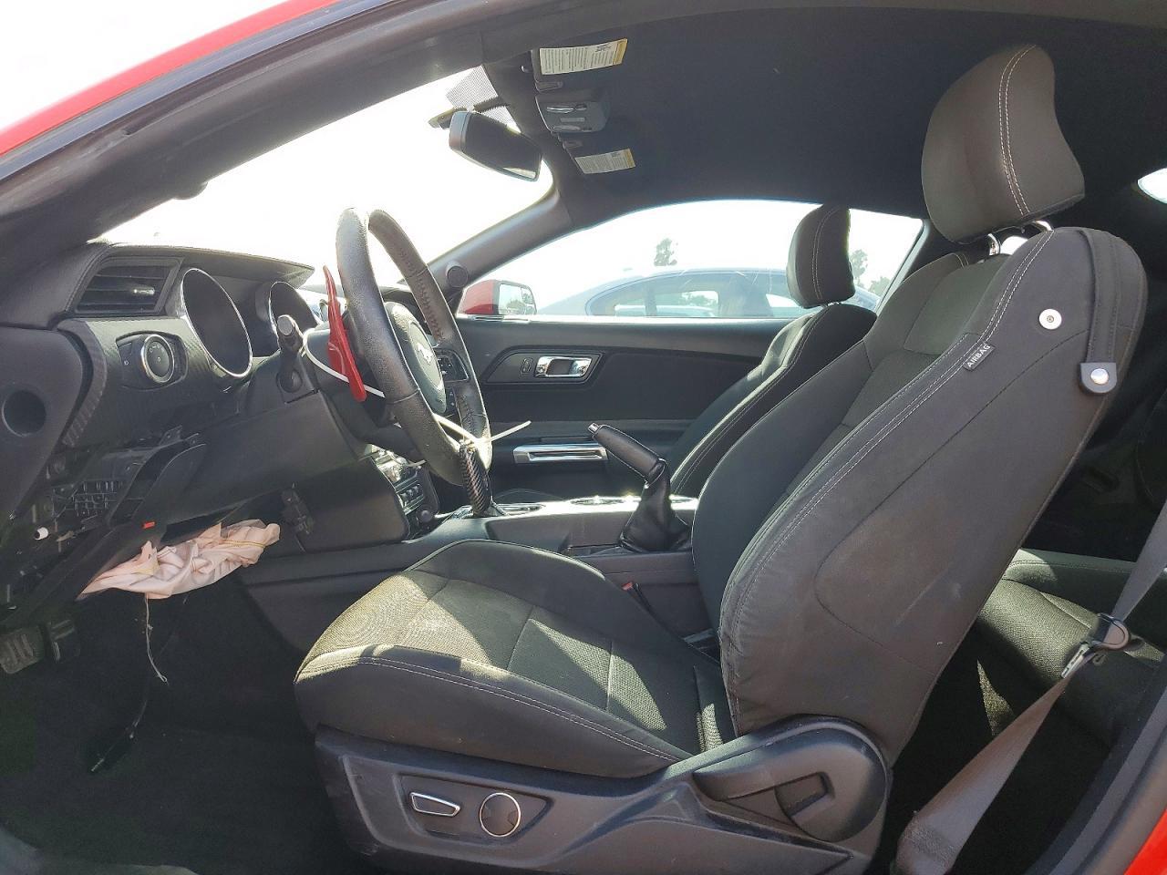 2015 Ford Mustang - zdjęcie 7