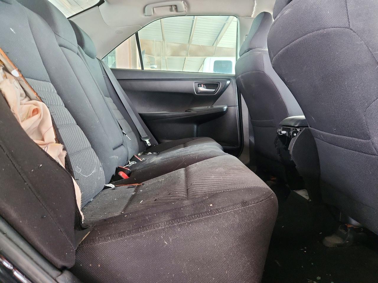 2015 Toyota Camry Le - zdjęcie 10