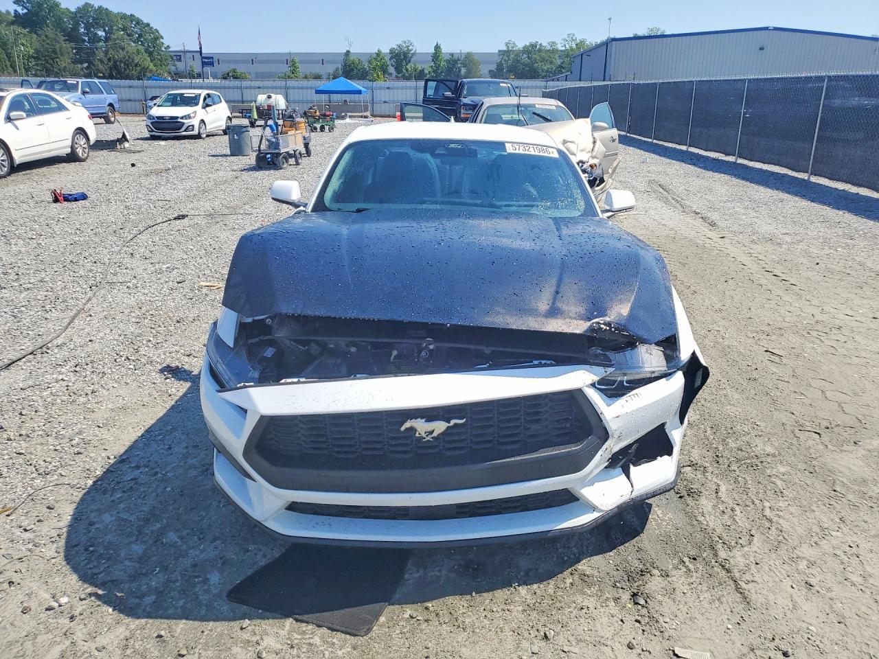 2024 Ford Mustang - zdjęcie 5