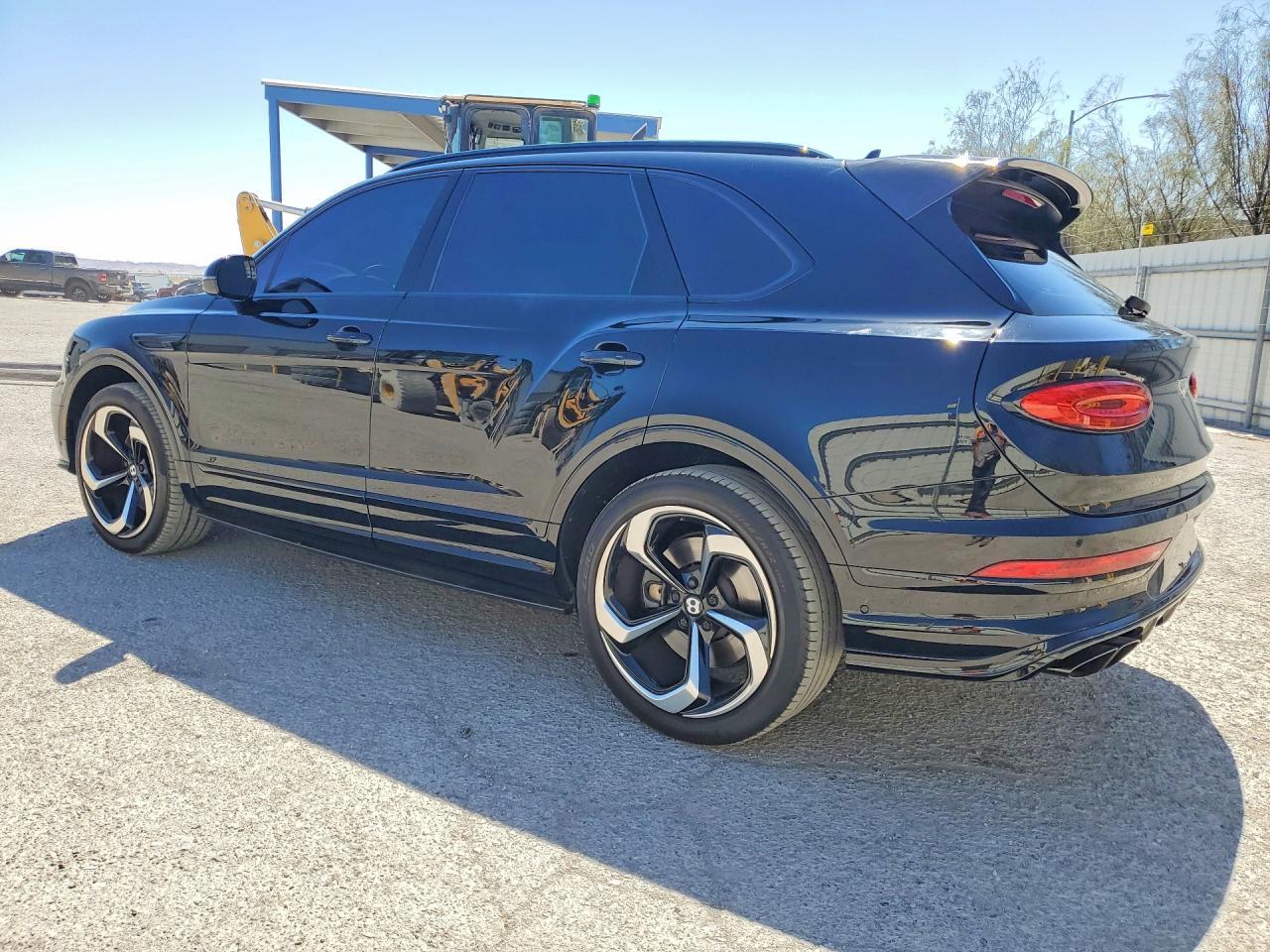 2022 Bentley Bentayga - zdjęcie 2