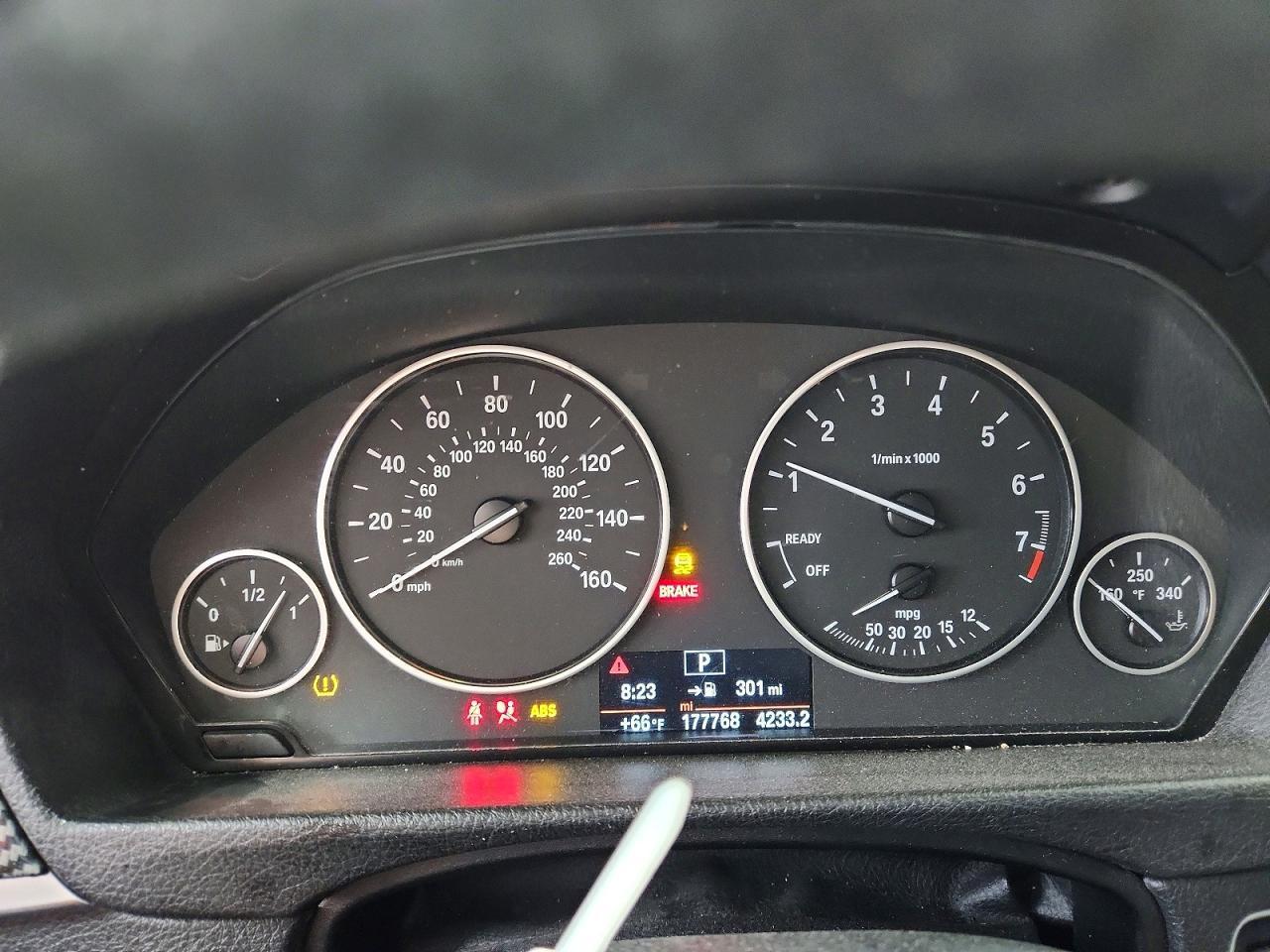 2015 BMW 320 I xDrive - zdjęcie 9