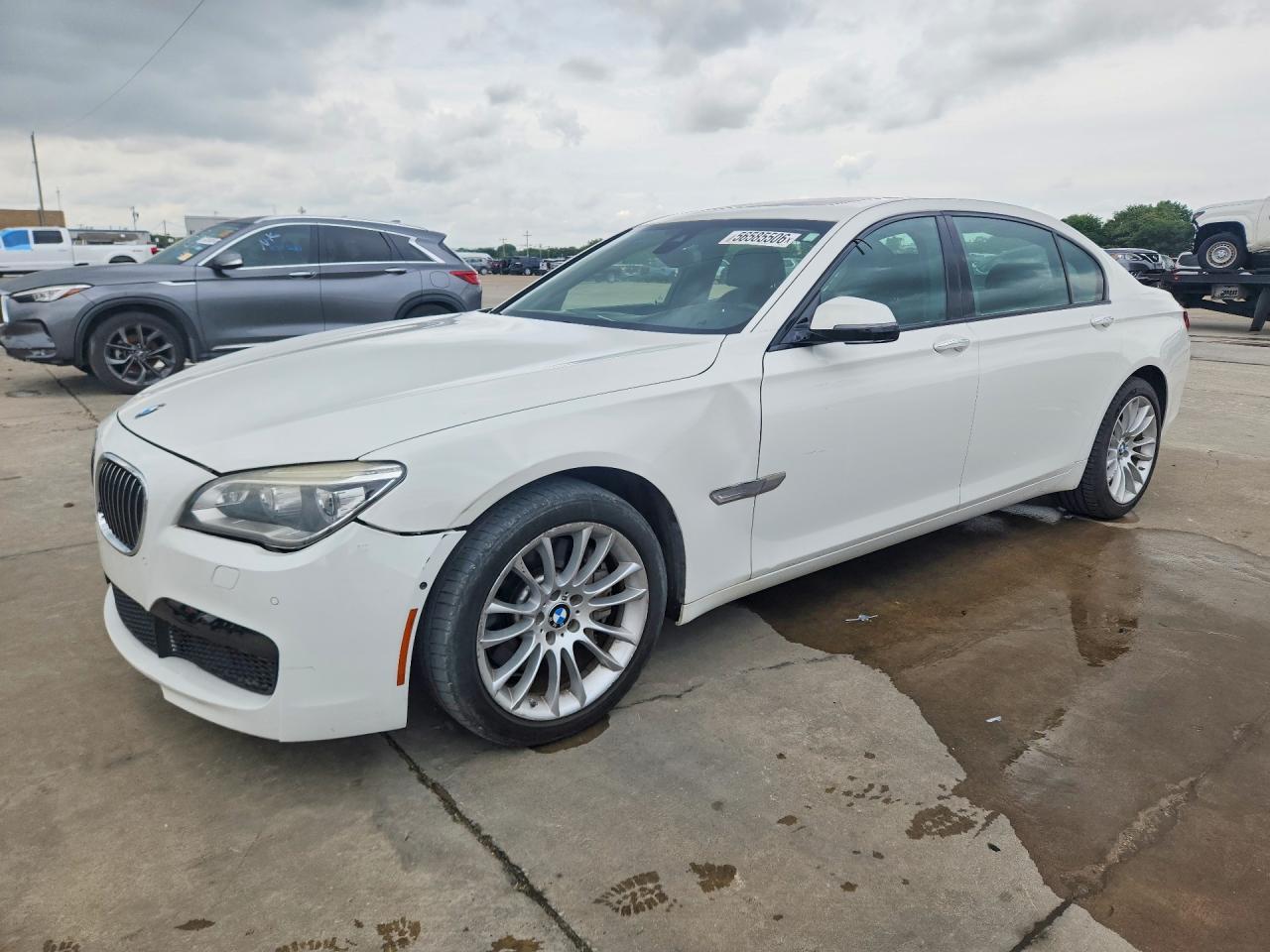2014 BMW 750 Li - zdjęcie główne