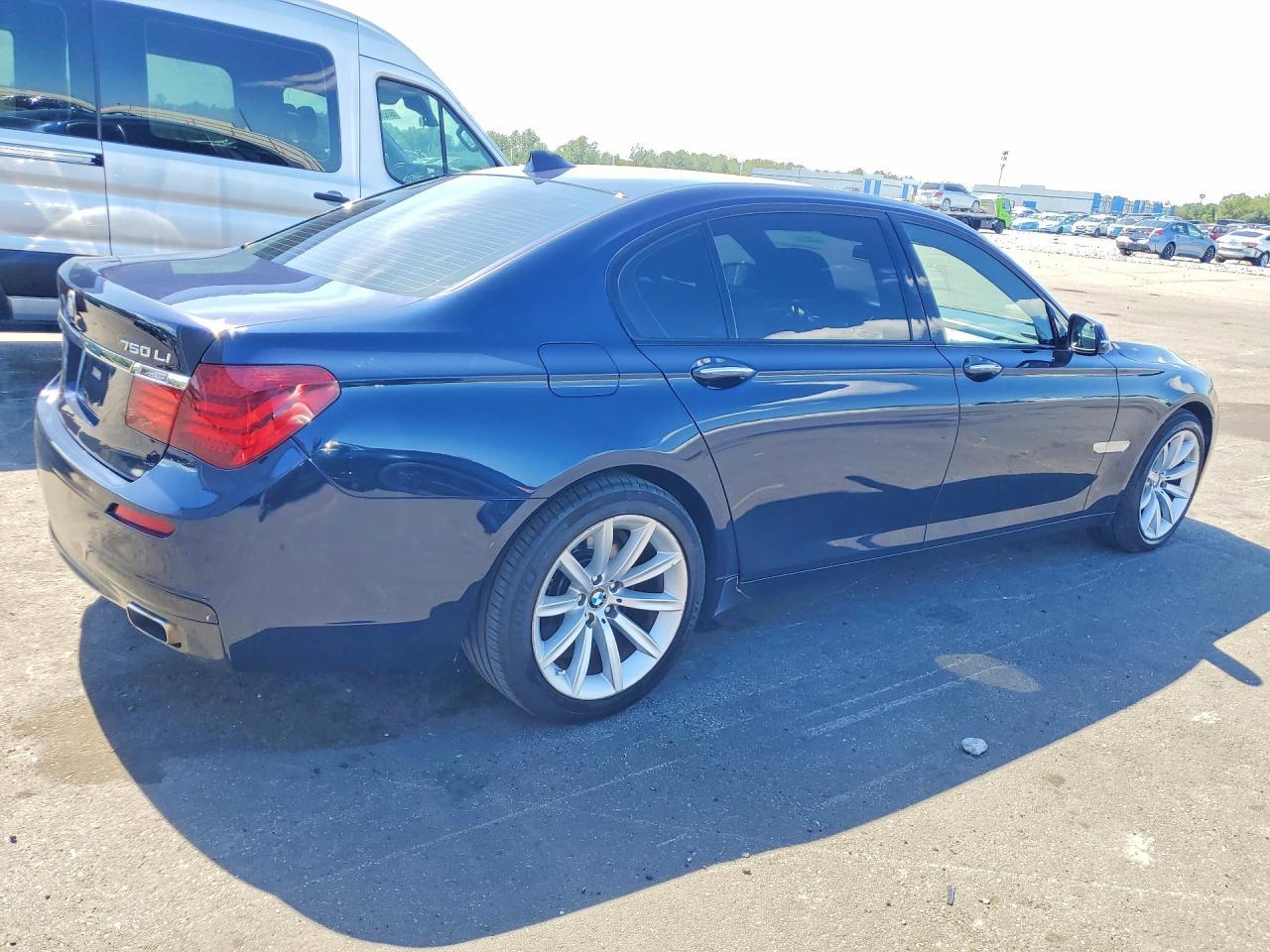 2014 BMW 750 Lxi - zdjęcie 3