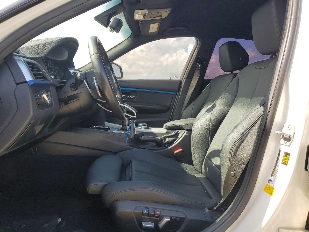 2017 BMW 330 I - zdjęcie 7