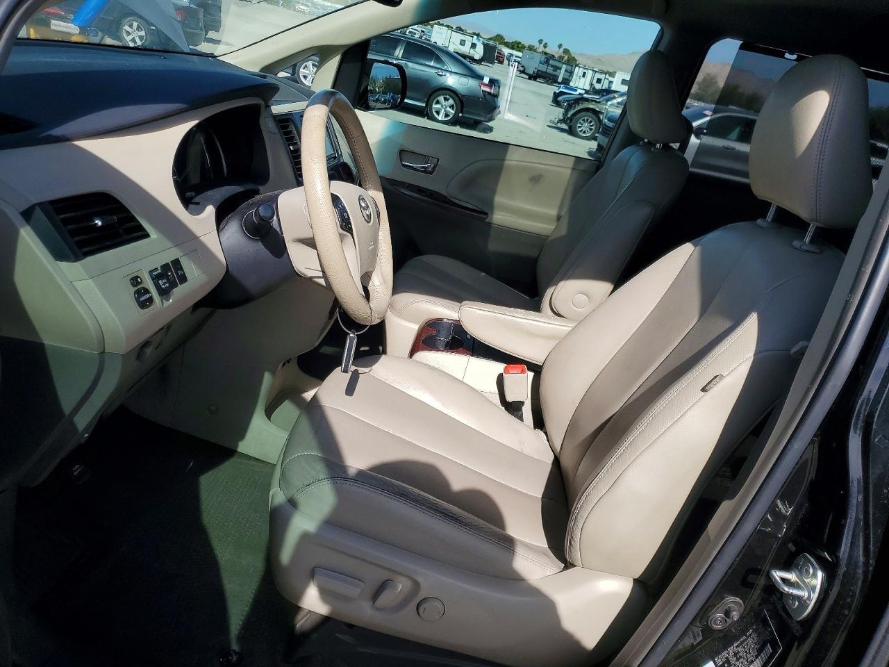 2014 Toyota Sienna Xle 8-Passenger - zdjęcie 7